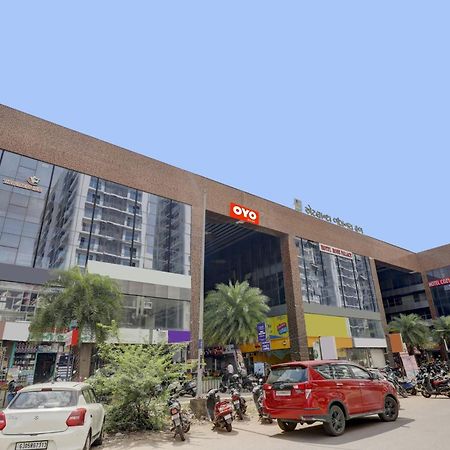 Hotel O Cozy Rooms Surate Exterior foto