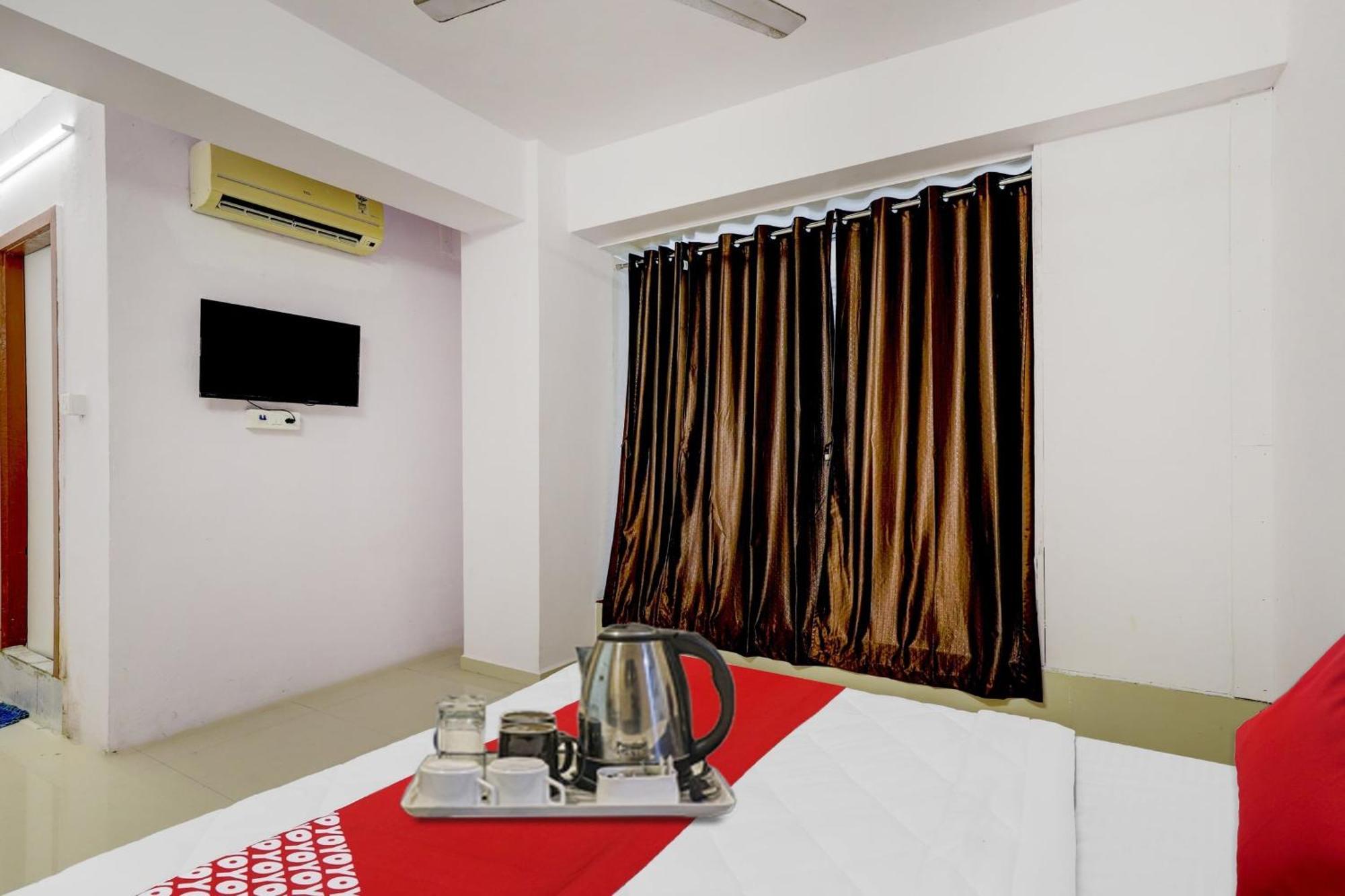 Hotel O Cozy Rooms Surate Exterior foto
