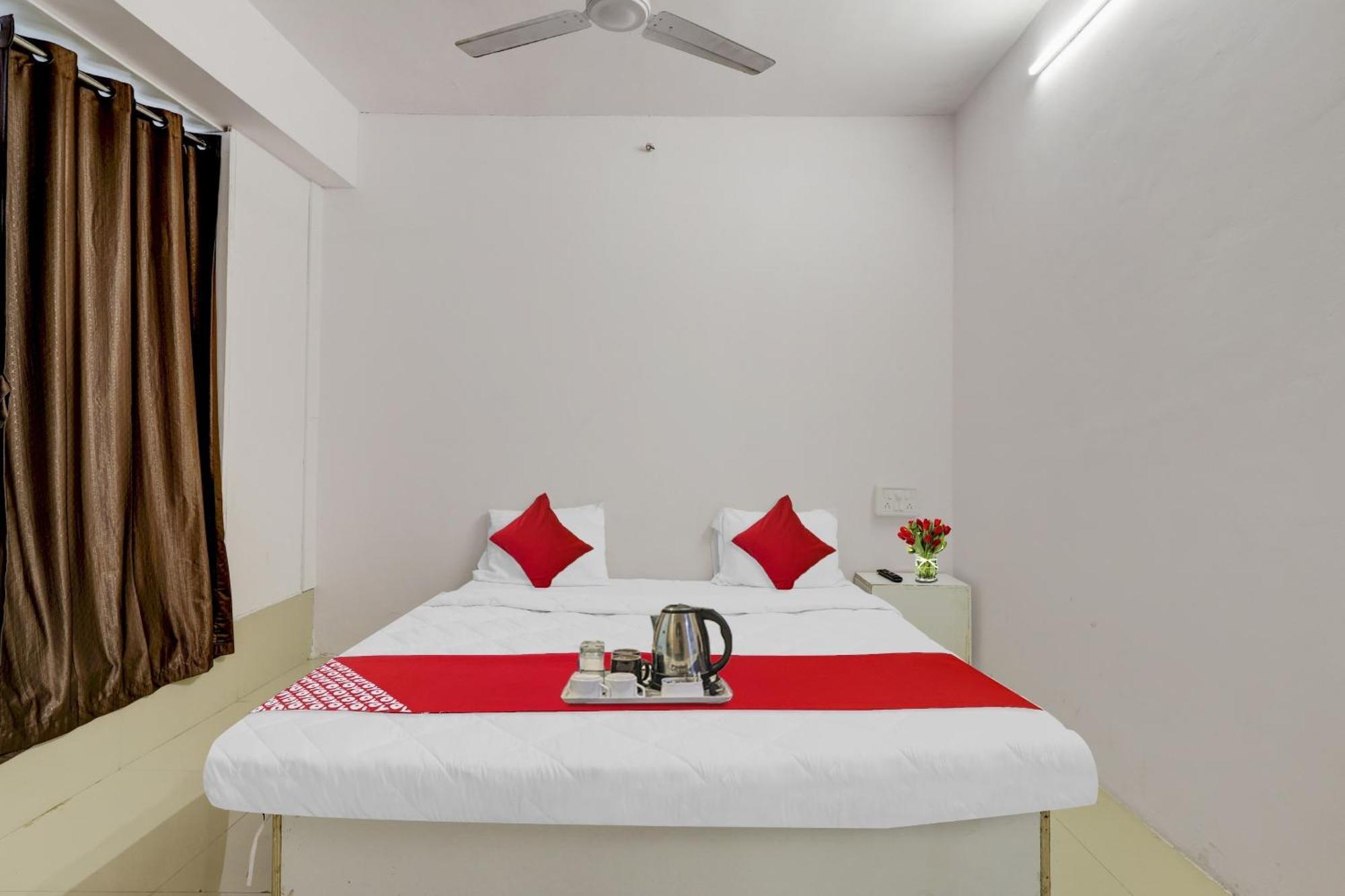 Hotel O Cozy Rooms Surate Exterior foto