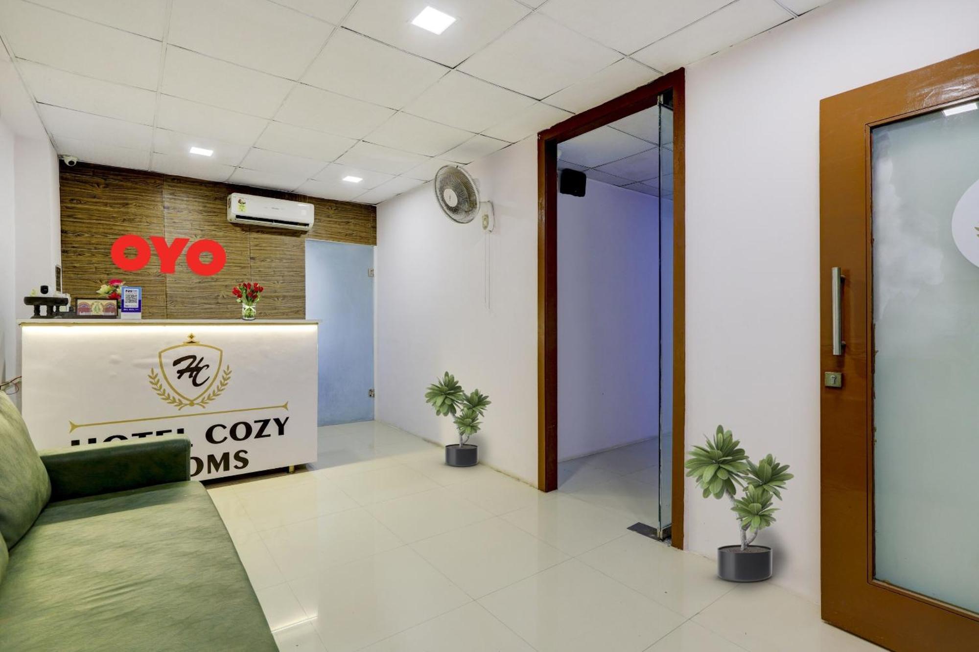 Hotel O Cozy Rooms Surate Exterior foto
