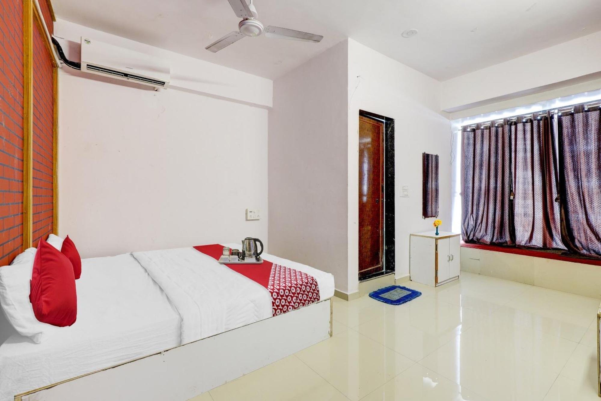 Hotel O Cozy Rooms Surate Exterior foto